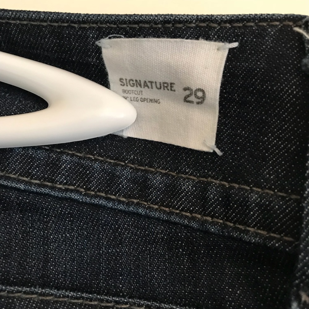 Size 29 signature bootcut Hudson jeans. Worn once
